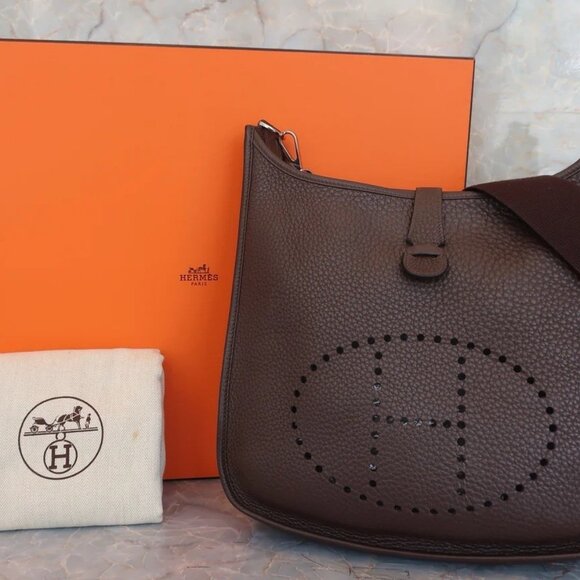 AUTHENTIC HERMES EVELYNE GM Chocolate brown clemence leather crossbody - Picture 1 of 14